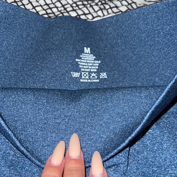 Amazon seamless leggings. - Picture 3 of 4